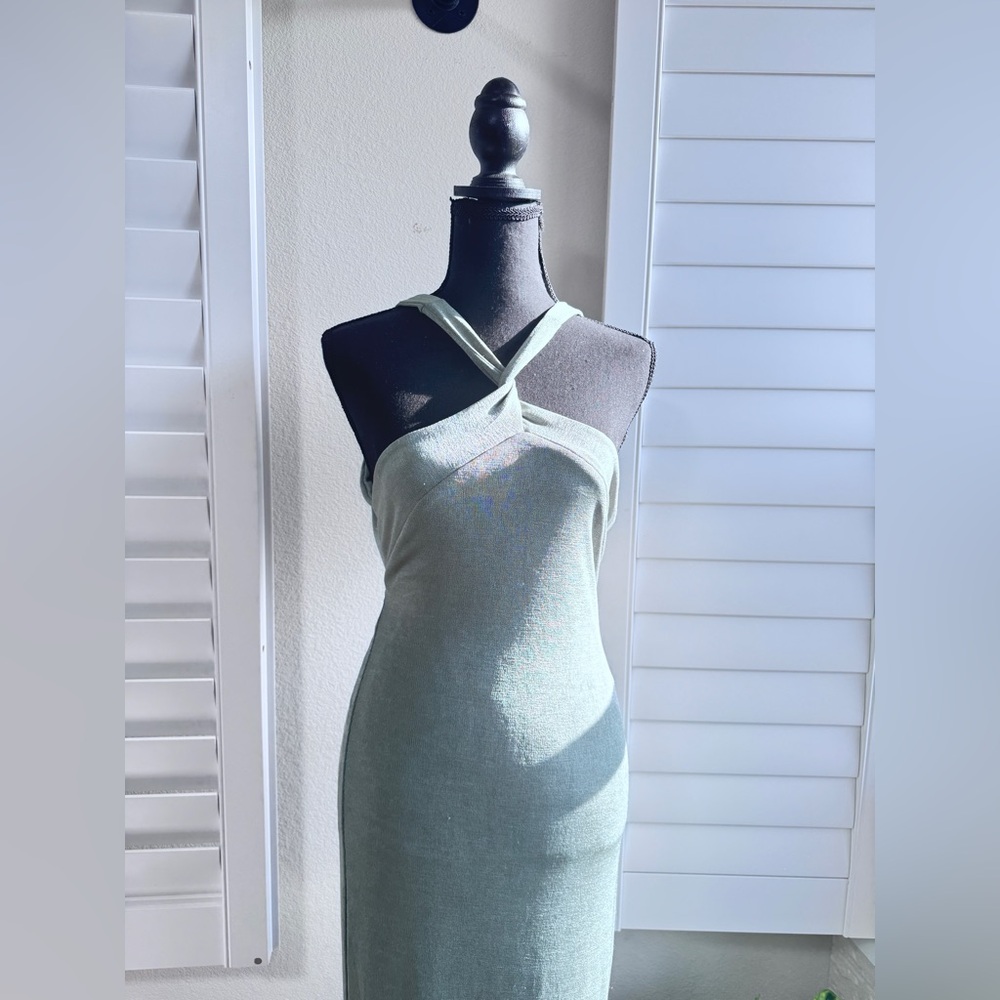 Stitch Fix: Lost + Wander Gray Sleeveless Top - Picture 3 of 11